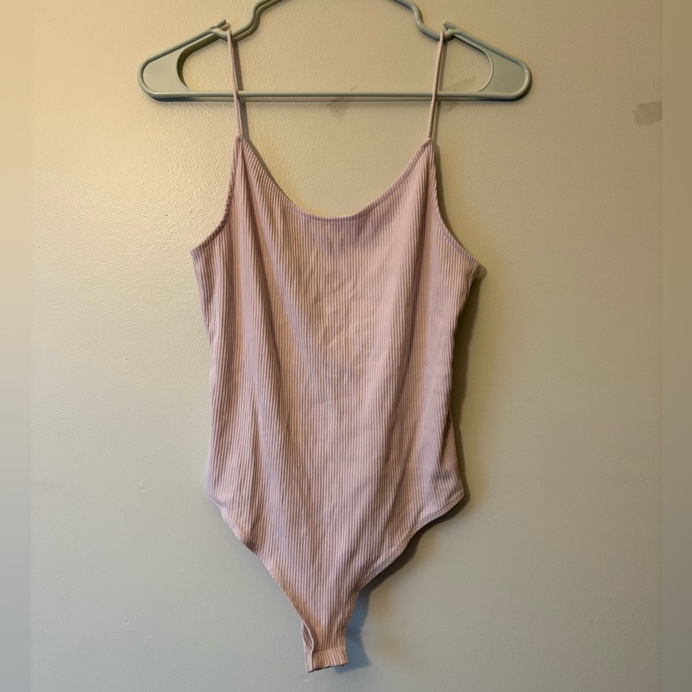 H&M Light Lavender Ribbed Low Back Bodysuit, Size Medium Women’s